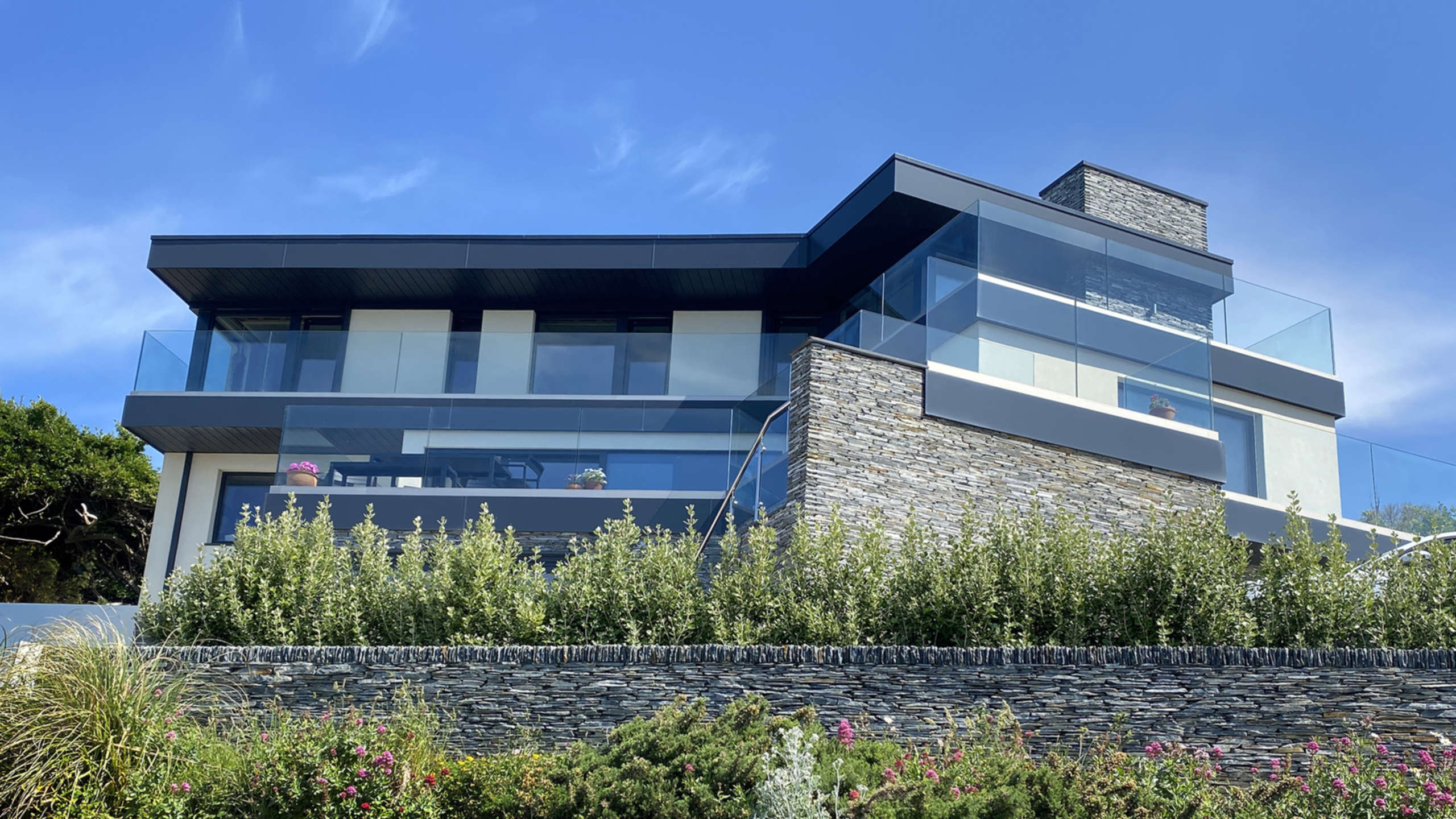 Pool House exterior - refurbishment by INKSPACE